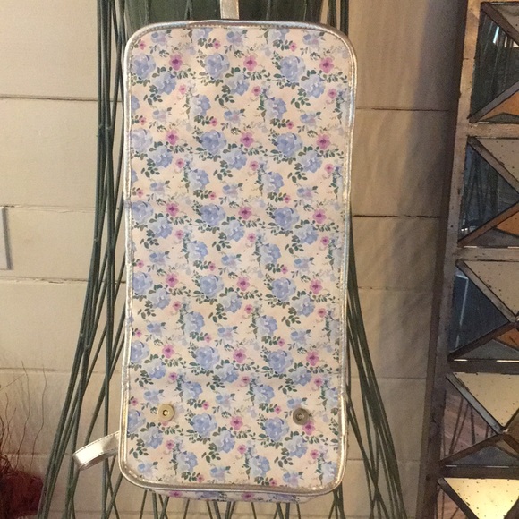 Floral & Silver Makeup Case - Picture 5 of 7